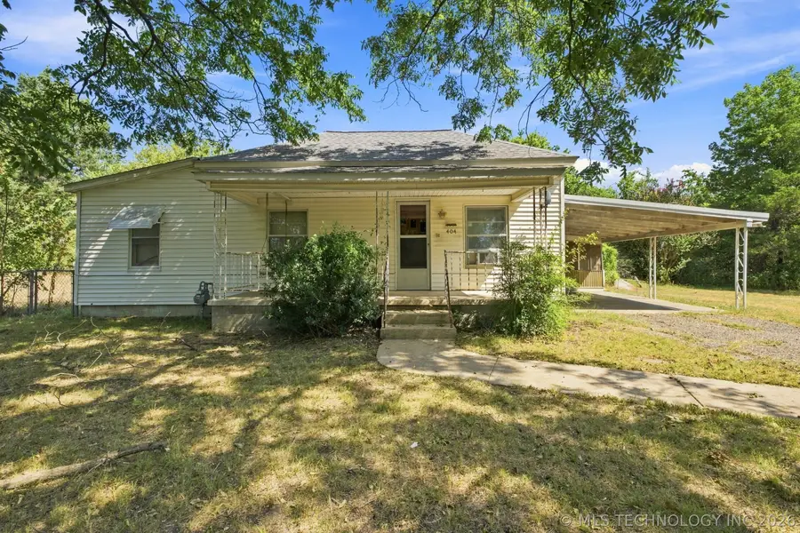 404 E Beach Street, Henryetta, OK 74437 - #2