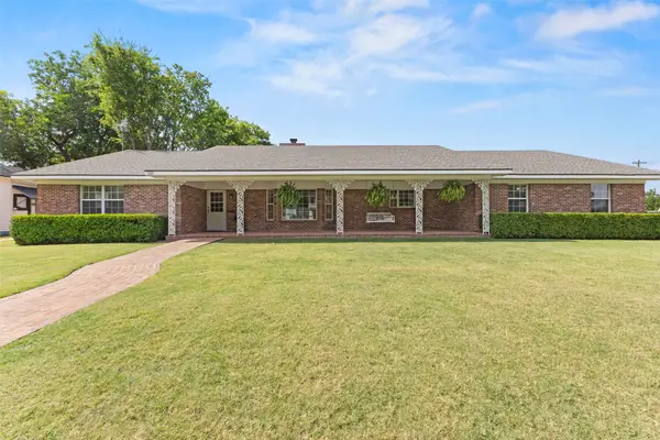 121 W 17th Street, Ada, OK 74820