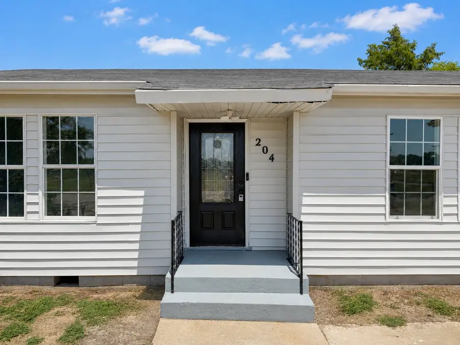 204 Summit Street, Marietta, OK 73448 - #2