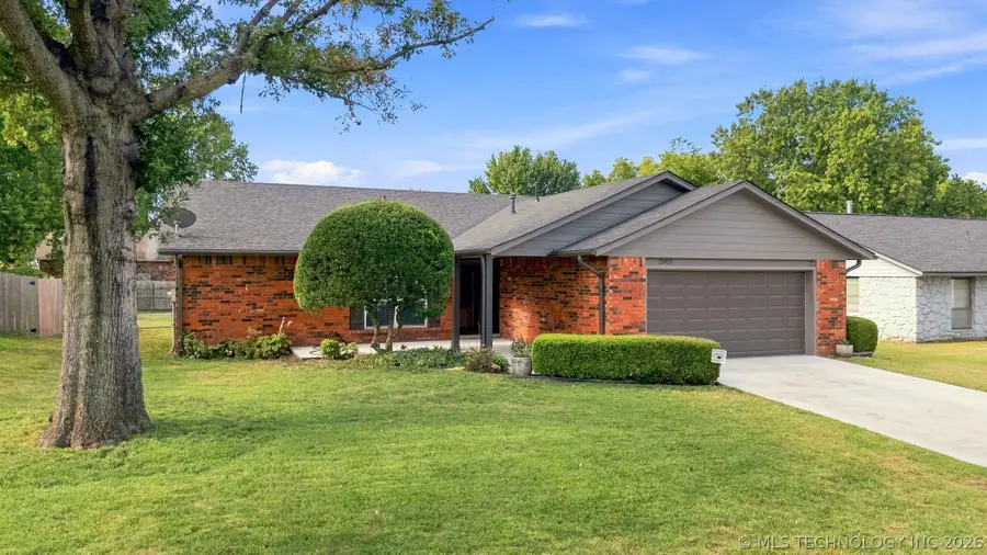2905 E Knoxville Street, Broken Arrow, OK 74014 - #2