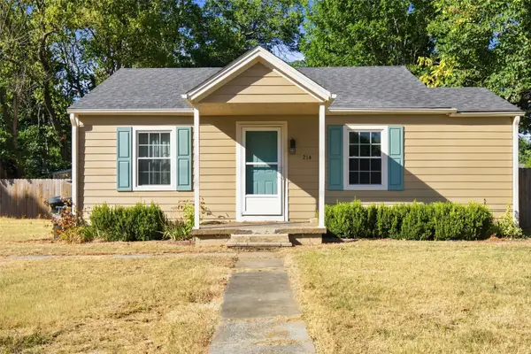 214 W 7th Street, Claremore, OK 74017