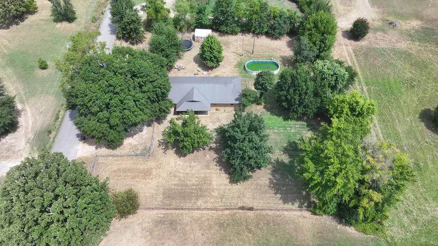 704 N Farm Road, Sallisaw, OK 74955 - #3