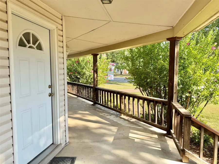 624 W Canadian Avenue, Vinita, OK 74301 - #3