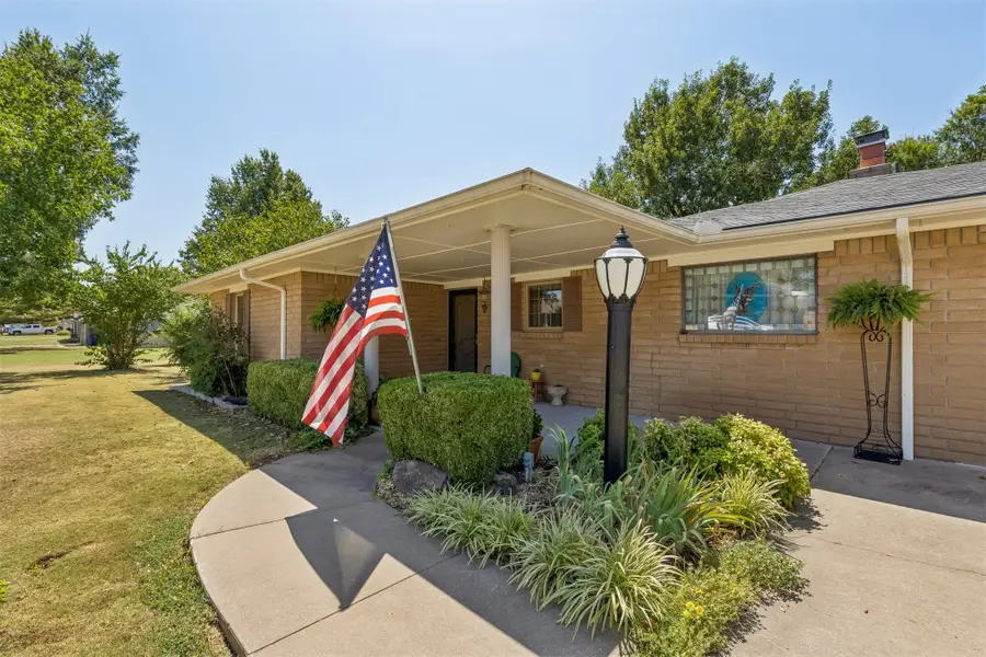 1002 Sunset Circle, Yale, OK 74085 - #2