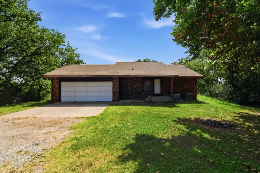 6160 Acacia Road, Okmulgee, OK 74447 - #2