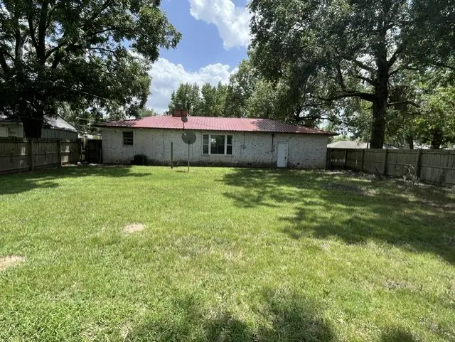 522 W Ironman Avenue, Nowata, OK 74048 - #2