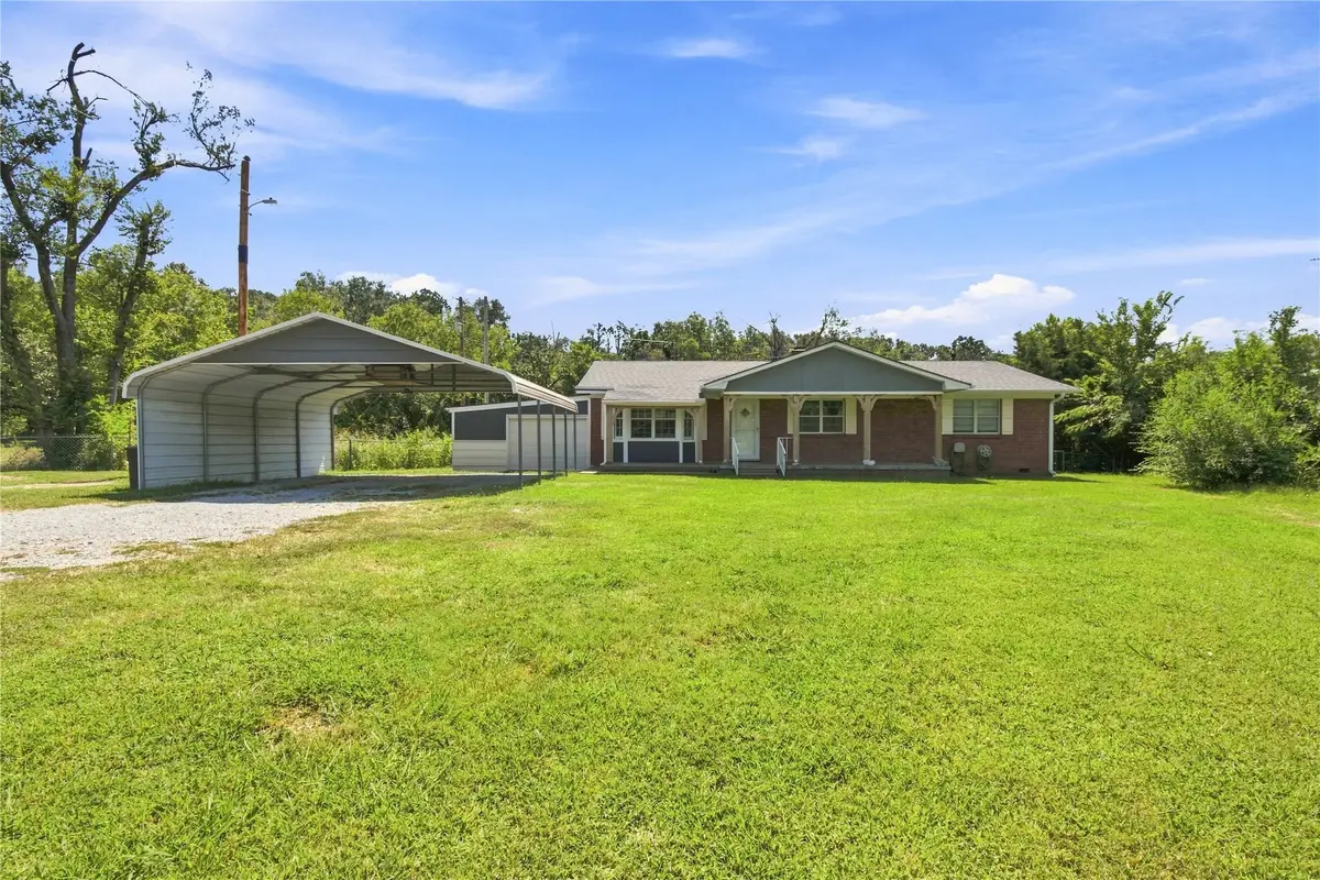 2424 N State Highway 82 Highway, Salina, OK 74365 - #1