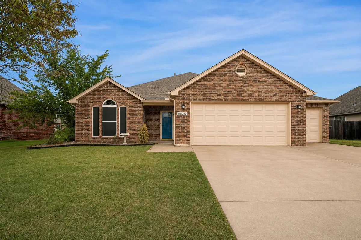 11283 S 274th East Avenue, Coweta, OK 74429 - #1