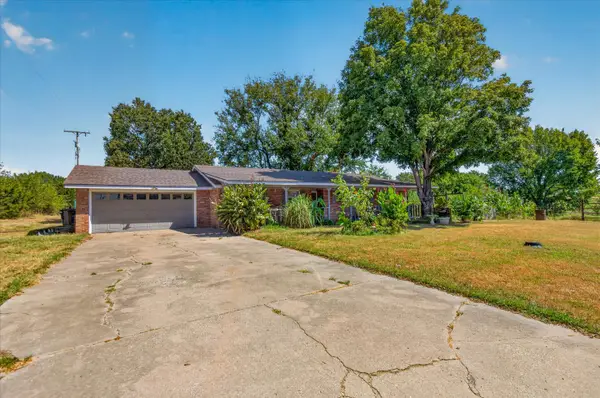 11131 EW Ew 215 Road, Nowata, OK 74048