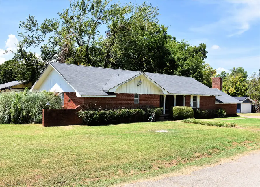1110 S 4 Street, Hugo, OK 74743 - #2