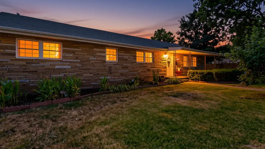 509 Sunset Strip, Eufaula, OK 74432 - #2