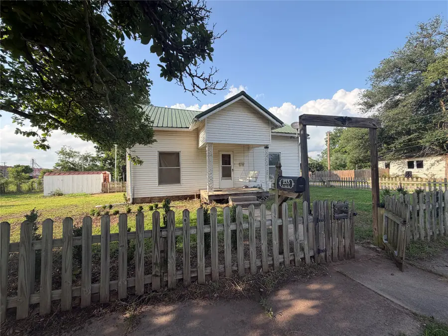 233 E 3rd Street E, Pawhuska, OK 74056 - #2