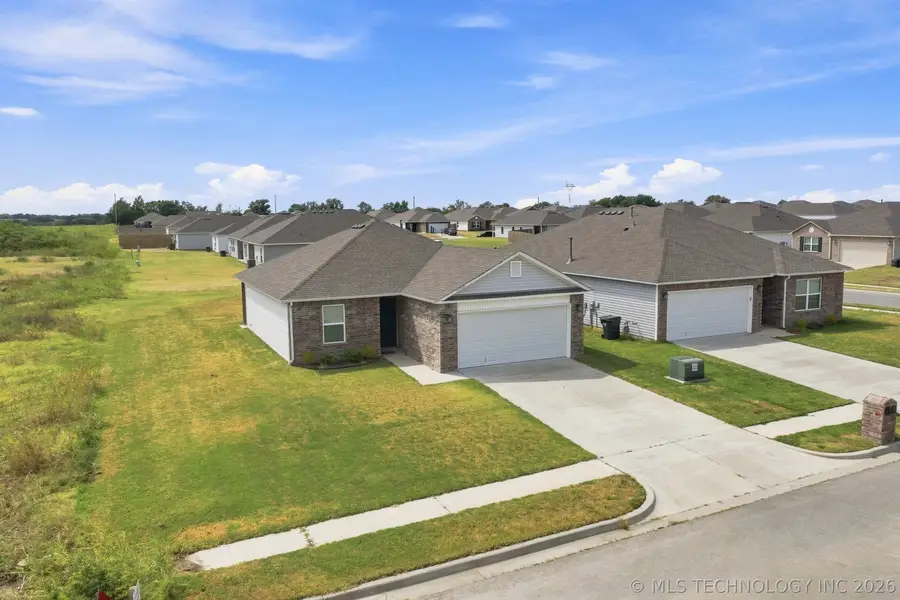 11526 S 235th East Avenue, Broken Arrow, OK 74014 - #3