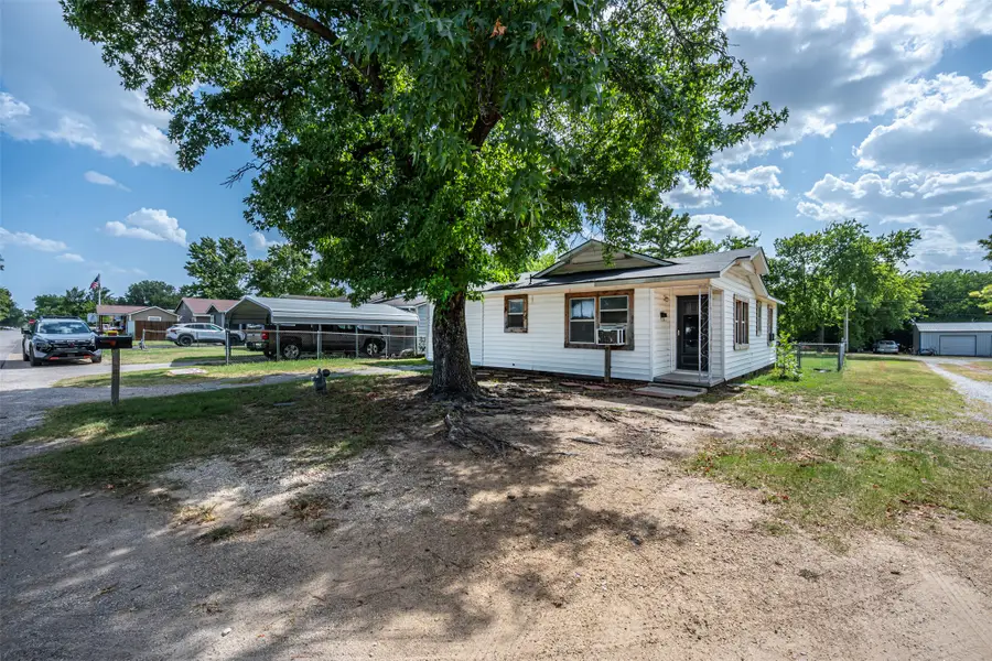 507 N 2nd, Davis, OK 73030 - #3