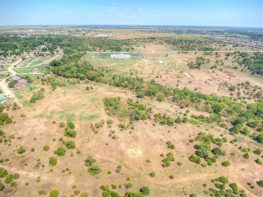 1 SE Barnett Avenue, Bartlesville, OK 74006 - #3