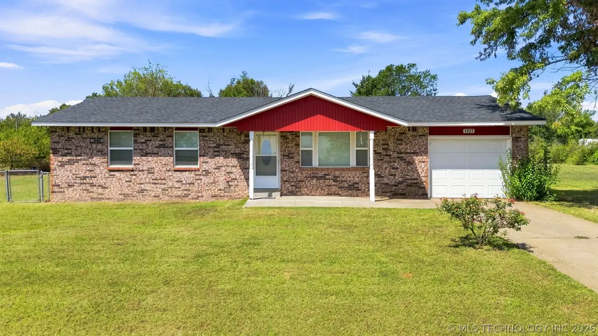 1227 N Sapulpa Road, Beggs, OK 74421 - #1