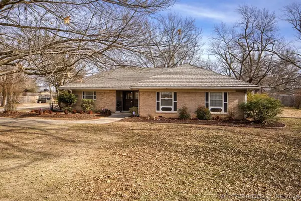 810 S Wood Avenue, Hominy, OK 74035