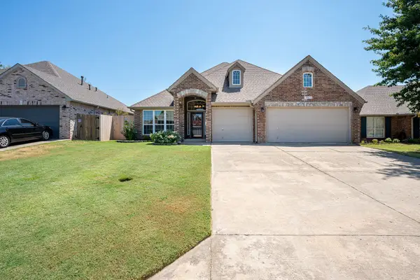 19610 E 49th Place S, Broken Arrow, OK 74014
