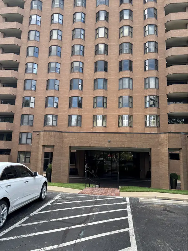 2121 S Yorktown Avenue #502, Tulsa, OK 74114