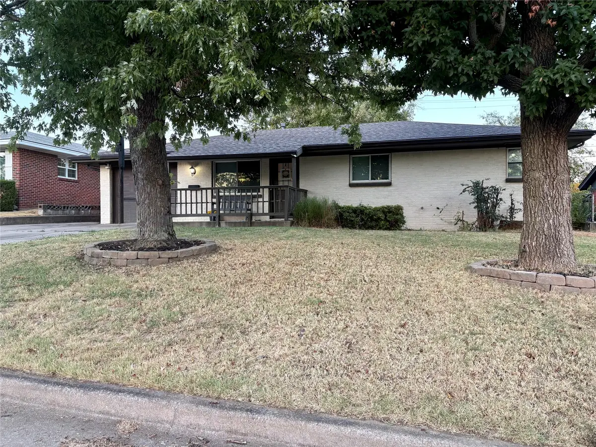 210 SE Elmhurst Avenue, Bartlesville, OK 74006 - #1