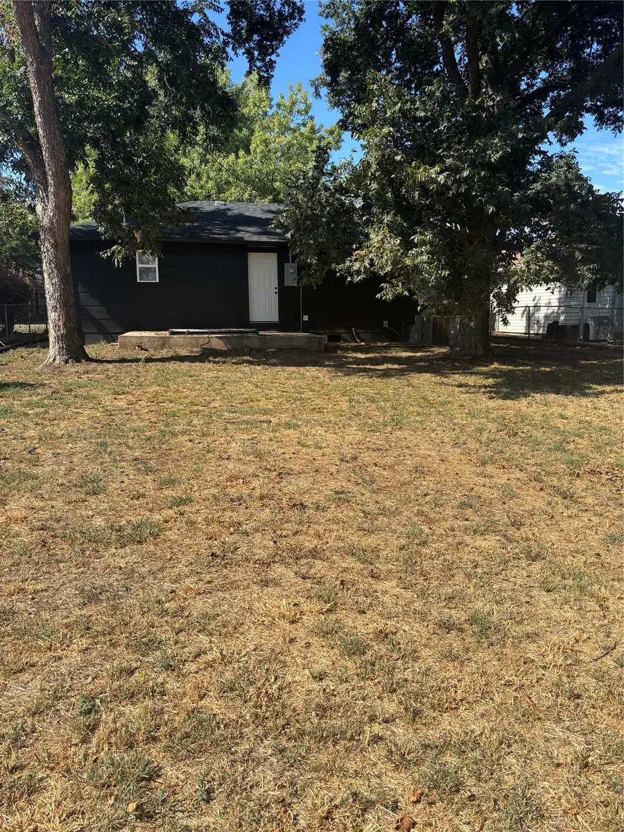 405 E 8th Street, Cushing, OK 74023 - #3