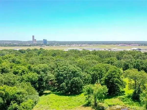 834 W 84th Street, Tulsa, OK 74132