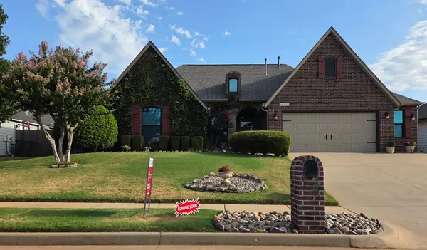 10221 E 113th Street S, Bixby, OK 74008