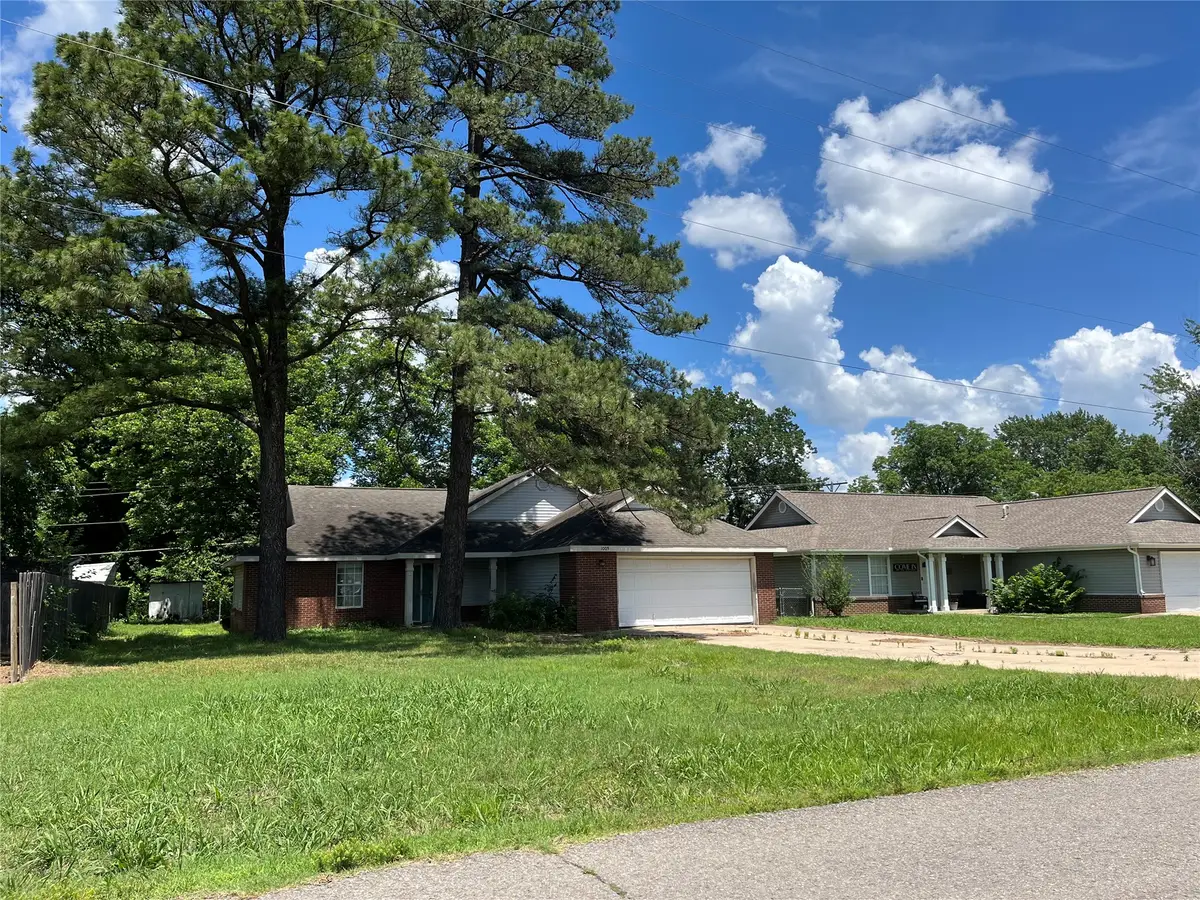 1005 SE 5th Street, Wagoner, OK 74467 - #1