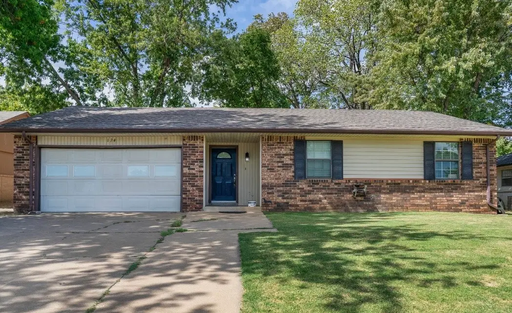 134 W Kent Street, Broken Arrow, OK 74012 - #1