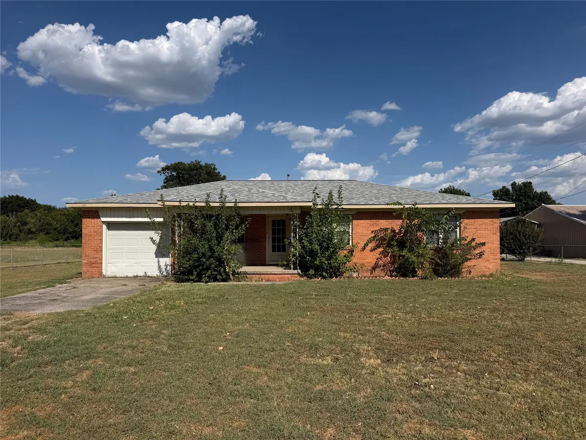 401 N Sycamore, Stratford, OK 74872 - #1