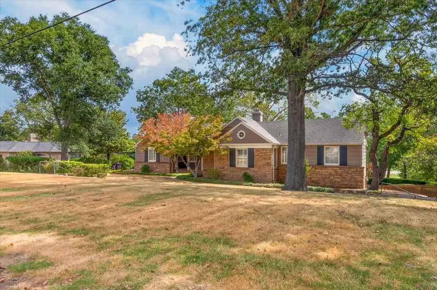 1930 Southview Avenue, Bartlesville, OK 74003 - #2