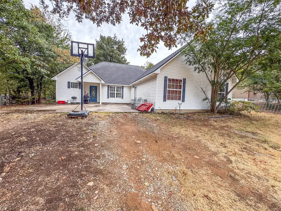 70 W Hutson Street, Eufaula, OK 74432 - #3