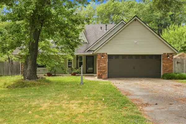 7504 S Dennis Boulevard, Broken Arrow, OK 74014