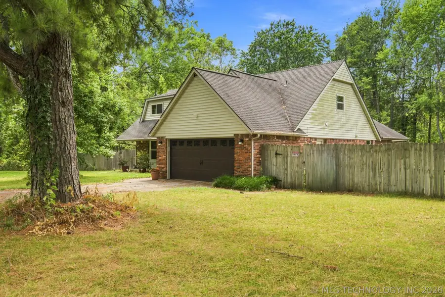 7504 S Dennis Boulevard, Broken Arrow, OK 74014 - #2