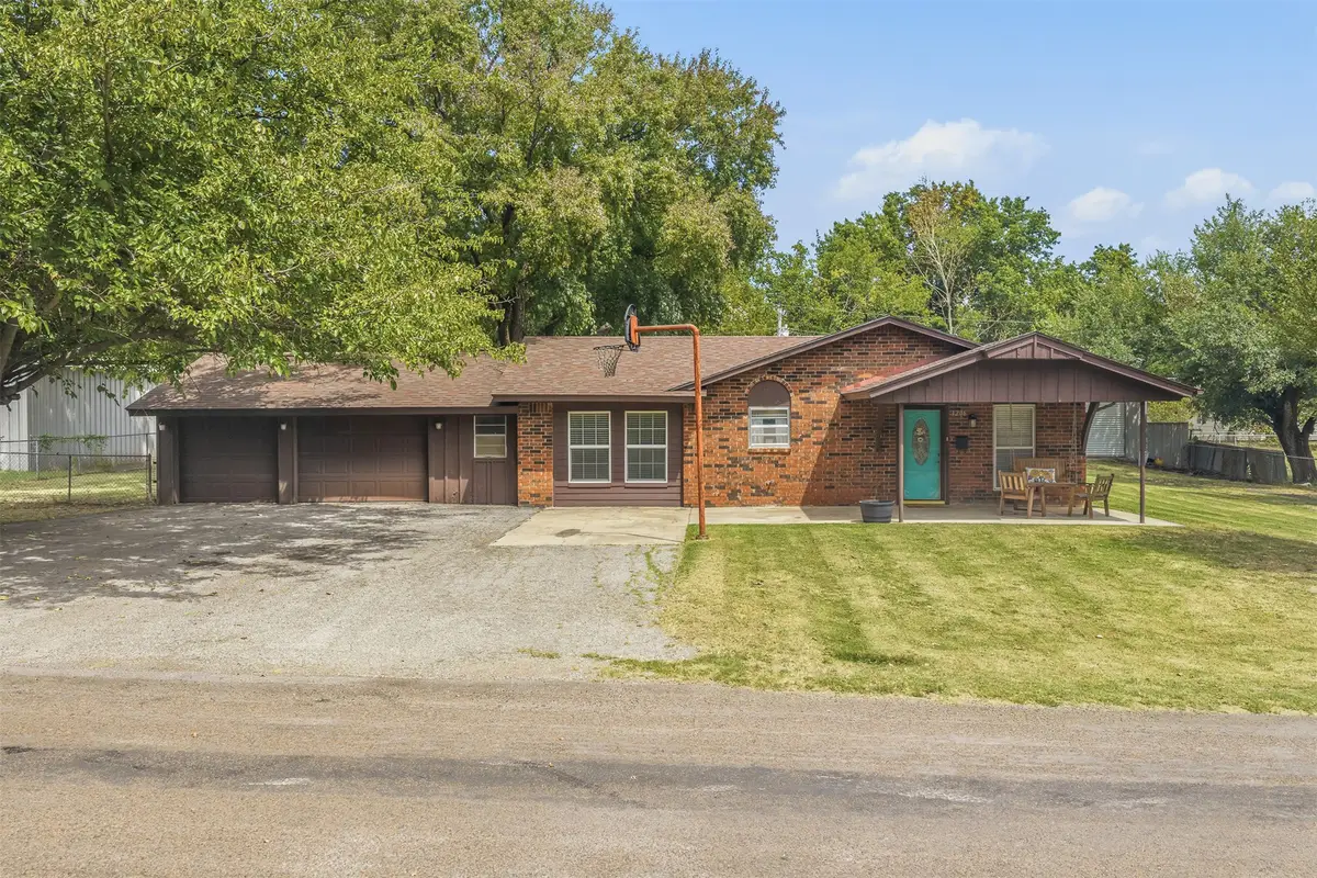 1206 E Schmid, Wynnewood, OK 73098 - #1