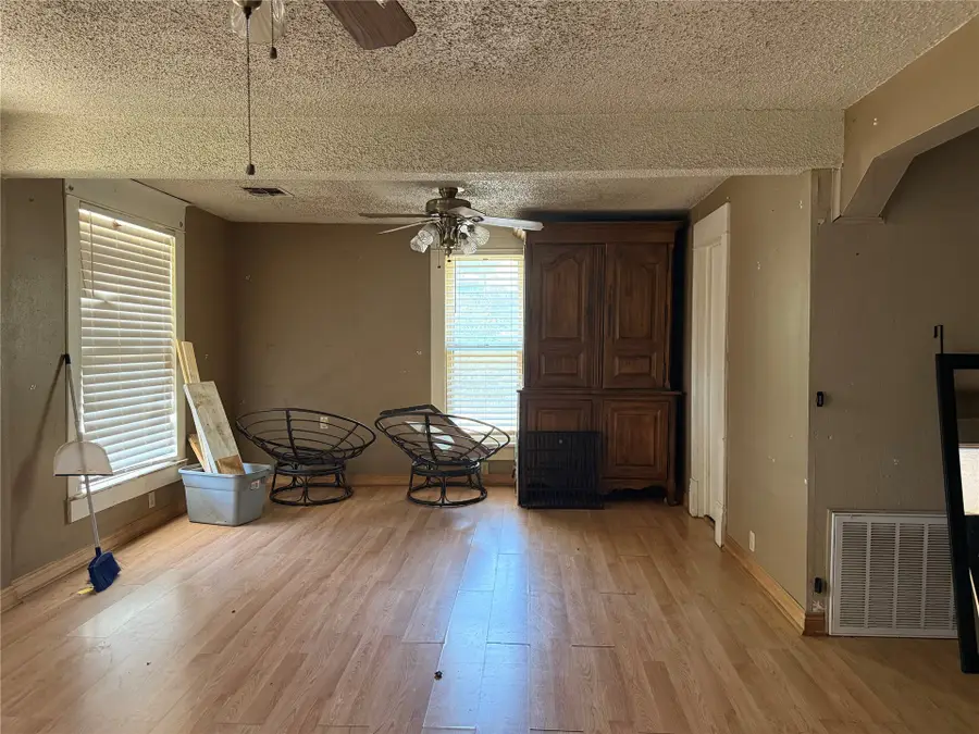 411 W 9 Street S, Chelsea, OK 74016 - #3