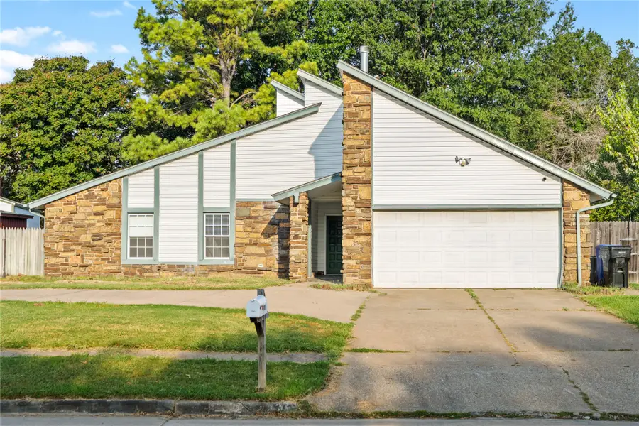 3200 S Lions Avenue, Broken Arrow, OK 74012 - #3