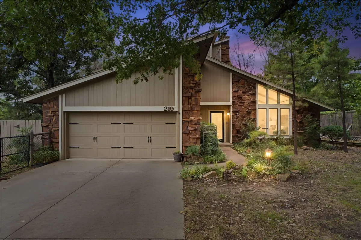 219 N Oak Ridge Drive, Sand Springs, OK 74063 - #1