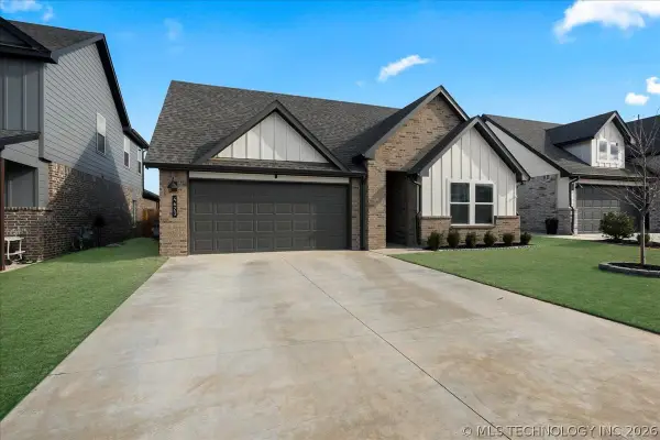 4623 S Chestnut Avenue, Broken Arrow, OK 74011