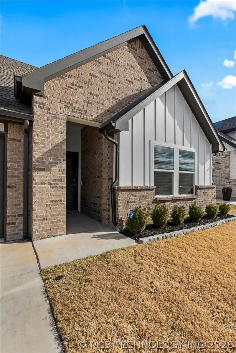 4623 S Chestnut Avenue, Broken Arrow, OK 74011 - #3