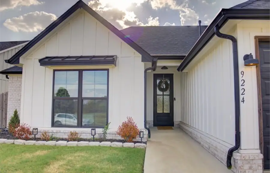 9224 N 141 East Avenue, Owasso, OK 74055 - #3
