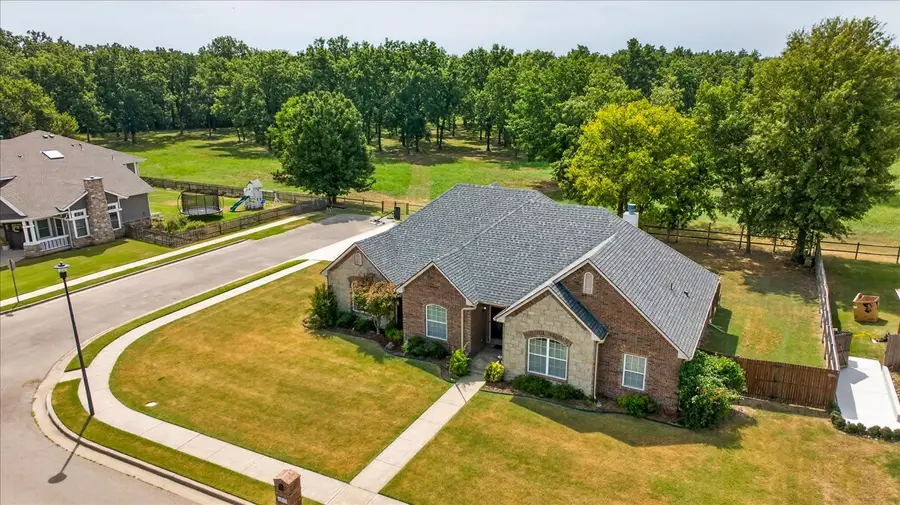 2815 SE Vicksburg Street, Bartlesville, OK 74006 - #3