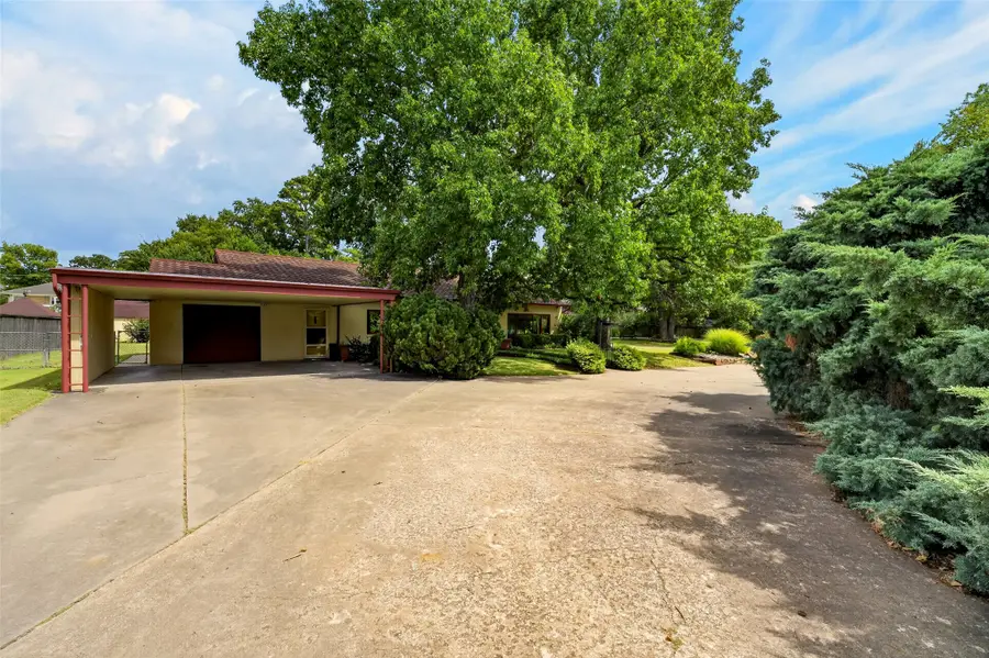 1910 Hillcrest Drive, Bartlesville, OK 74003 - #3