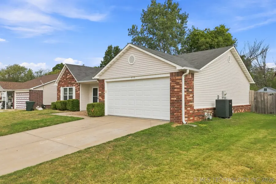 650 Buckingham Drive, Claremore, OK 74017 - #2