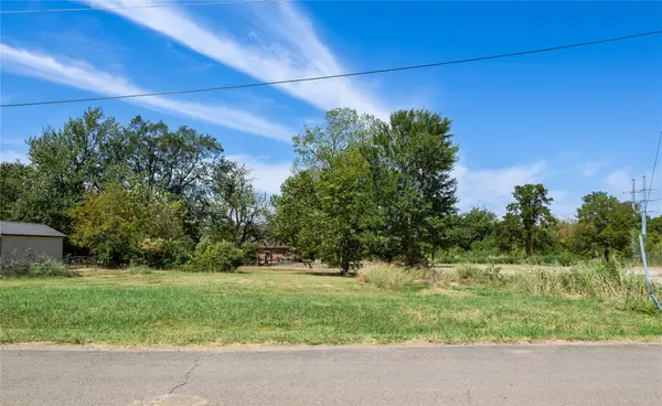 807 N 2nd Street, Hugo, OK 74743