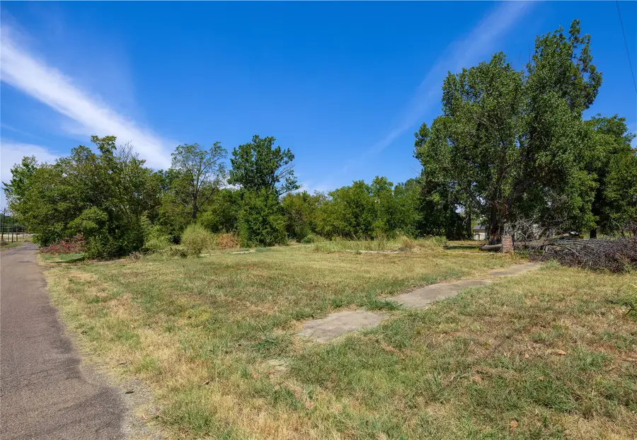 801 N 2nd Street, Hugo, OK 74743 - #2