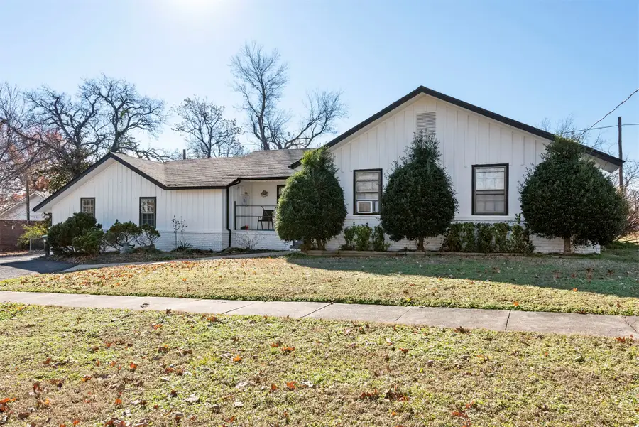 515 W Delaware Street, Tahlequah, OK 74464 - #2