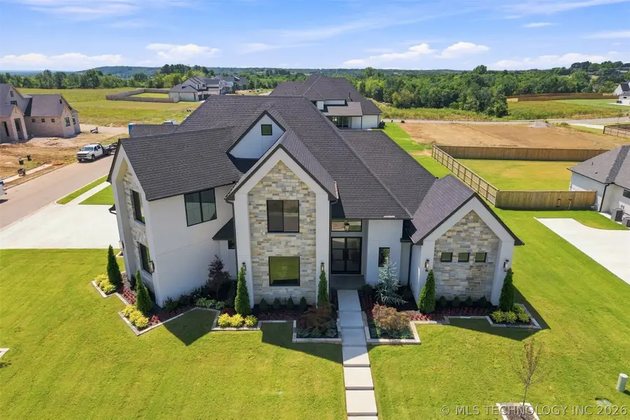 320 W 138th Street, Bixby, OK 74008 - #3