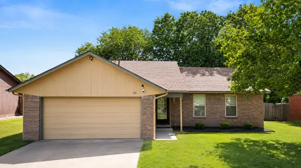 1114 W Austin Street, Broken Arrow, OK 74011