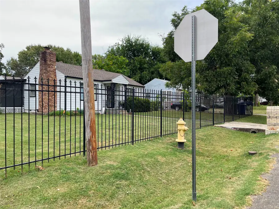 1649 N Columbia Place, Tulsa, OK 74110 - #2